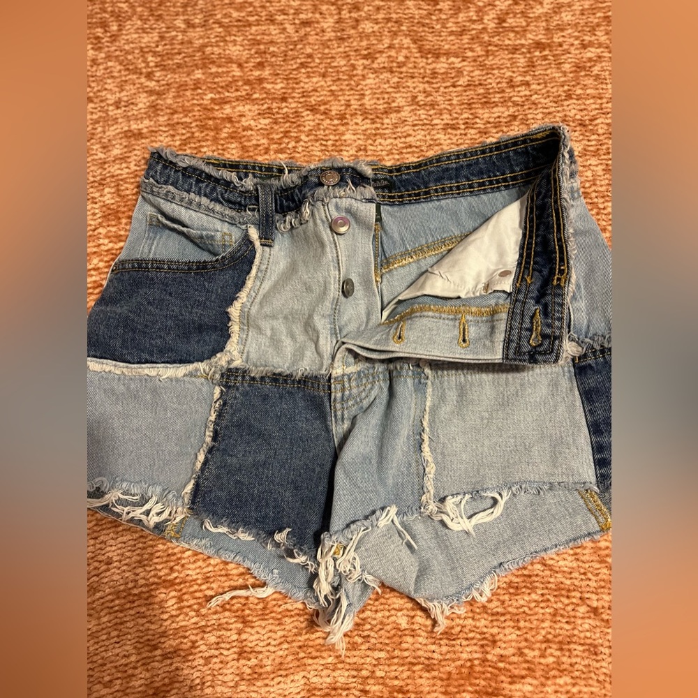 Wild fable size 4 hardly worn NO FLAWS like new